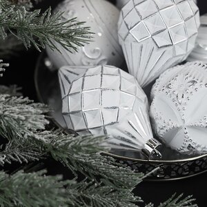 Набор пластиковых шаров Winter Candy: White silver 8 см, 16 шт Winter Deco фото 5
