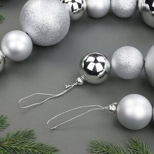 Бусы на елку Wellington 6-10 см, 220 см серебряные, пластиковые Winter Deco фото 3