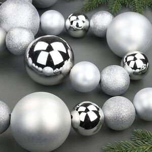 Бусы на елку Wellington 6-10 см, 220 см серебряные, пластиковые Winter Deco фото 2