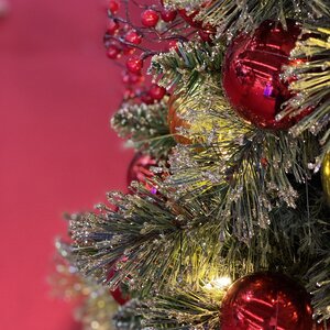 Искусственная настенная елка Dakota заснеженная 91 см, 50 теплых белых LED ламп на батарейках, ЛЕСКА + ПВХ National Tree Company фото 3