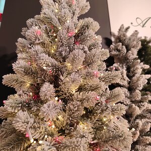 Искусственная стройная елка с гирляндой Джорджия Slim заснеженная 213 см, 1800 красных/теплых белых ламп, ЛИТАЯ + ПВХ A Perfect Christmas фото 5