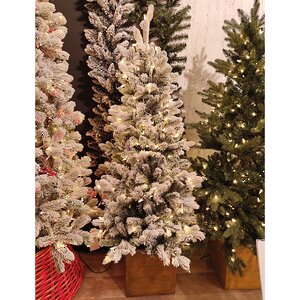 Искусственная елка с гирляндой Норфолк заснеженная 137 см в деревянном кашпо, 200 теплых белых ламп, ЛИТАЯ + ПВХ A Perfect Christmas фото 2
