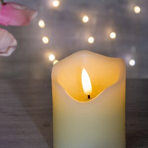Светодиодная свеча с имитацией пламени Стелла 9 см кремовая восковая на батарейках Kaemingk фото 4