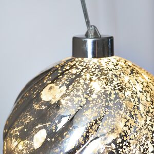 Светящийся елочный шар Эвелин 12 см серебряный, 5 теплых белых LED ламп, на батарейках Kaemingk фото 3