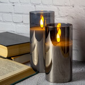 Светодиодная свеча в колбе с живым пламенем Одри в графитовом стакане