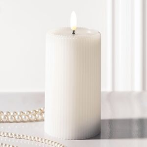 Светодиодная свеча с имитацией пламени Moccolo 13 см белая, с пультом EDG фото 1