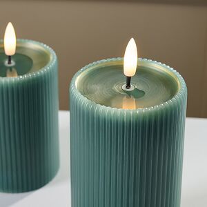 Светодиодная свеча с имитацией пламени Moccolo 13 см бирюзовая, с пультом EDG фото 2