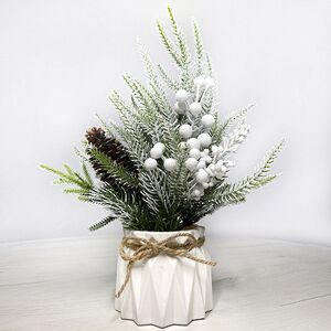 Новогодняя экибана в кашпо Дайон из еловых веток, шишек и ягод 35 см Christmas Deluxe (Кристмас Делюкс) фото 1