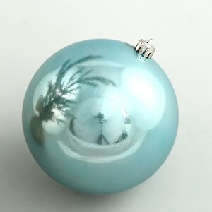 Пластиковый шар 14 см голубая карамель глянцевый Winter Deco фото 1
