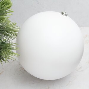 Пластиковый шар 25 см белый матовый Kaemingk фото 1