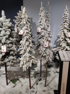 Искусственная елка на ножке с гирляндой Альпийская заснеженная 210 см, 200 теплых белых LED ламп, ЛИТАЯ 100% Kaemingk фото 4