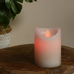 Светодиодная восковая свеча Живое Пламя RGB 10*7.5 см, белая, на батарейках Koopman фото 3