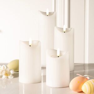 Светодиодная свеча с имитацией пламени Кертон 15 см, белая восковая, на батарейках, таймер Koopman фото 4