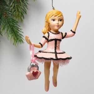 Елочная игрушка Маленькая Леди Мирель в кремовом платье 13 см, подвеска