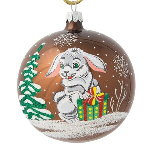 Стеклянный елочный шар Зодиак - Кролик с гостинцем 95 мм шоколадный