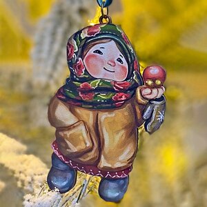 Елочная игрушка Девочка с яблоком - Зимние Каникулы 10 см, подвеска МанузинЪ фото 1