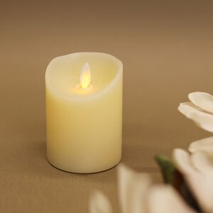 Светодиодная свеча с имитацией пламени 10 см, кремовая восковая, батарейка Peha фото 4