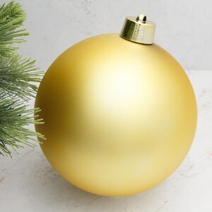 Пластиковый шар 25 см насыщенно-золотой матовый, Winter Decoration Winter Deco фото 1