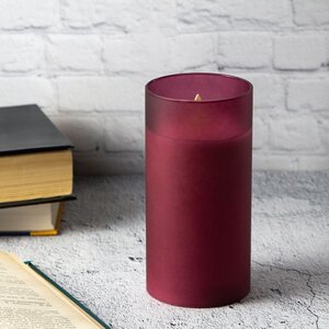 Светодиодная свеча с имитацией пламени Magic Flame в стакане 15 см фиолетовая Peha фото 2