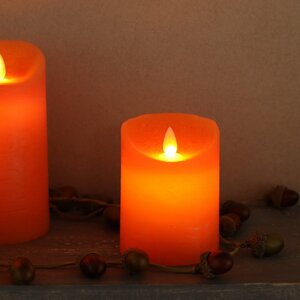 Светодиодная свеча с имитацией пламени 10 см, оранжевая восковая, батарейка Peha фото 2