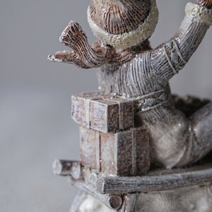 Новогодняя фигурка Winter Fun: Мальчик Дуглас с подарками на санях 11 см Goodwill фото 8