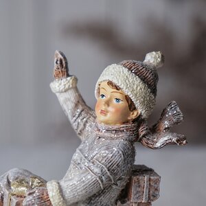 Новогодняя фигурка Winter Fun: Мальчик Дуглас с подарками на санях 11 см Goodwill фото 7