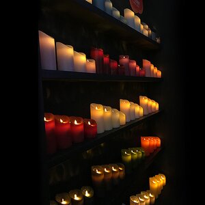 Светодиодная свеча с имитацией пламени 10 см, желтая восковая, батарейка Peha фото 6