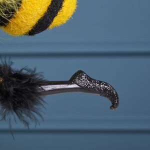 Коллекционная кукла Пчелка Флоралиса - Honey Slogger 37 см Mark Roberts фото 4