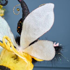 Коллекционная кукла Пчелка Флоралиса - Honey Slogger 37 см Mark Roberts фото 7