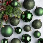 Набор пластиковых шаров Cosmo Зеленый Бархат, 6-10 см, 26 шт