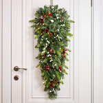 Настенный декор Капля Еловая заснеженная с ягодами и шишками 80 см, 30 LED ламп на батарейках, ЛИТАЯ + ЛЕСКА + ПВХ