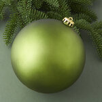 Пластиковый шар Sonder 15 см зеленый матовый