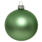 Стеклянный матовый елочный шар Royal Classic 15 см луговой зеленый