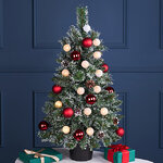 Настольная елка с лампочками Kaprun Red заснеженная 90 см, 20 теплых белых LED ламп, таймер, на батарейках, ЛЕСКА + ПВХ