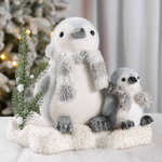 Декоративная фигурка Пингвины Тейси и Тим на льдине - Ice Heart 26 см