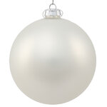 Стеклянный елочный шар Royal Classic 15 см, белый матовый