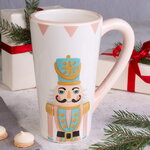 Керамическая кружка Щелкунчик в бирюзовой шапке 480 мл