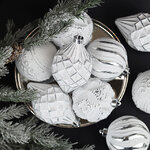 Набор пластиковых шаров Winter Candy: White silver 8 см, 16 шт