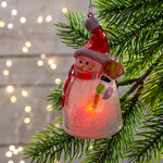 Светящаяся елочная игрушка Рождественская фигурка - Снеговик с Метлой 9.2 см на батарейке, подвеска