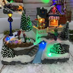 Светящаяся композиция Christmas Village: Зимние забавы на катке 21*16 см, с движением и музыкой, на батарейках