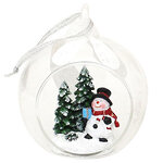 Шар с композицией Лесная сказка - Снеговик Фред в лесной чаще 9 см, стекло, подвеска