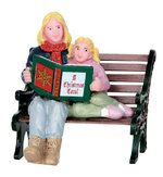 Фигурка Чтение Рождественских рассказов на скамейке 5 см
