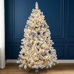 Искусственная елка с гирляндой и игрушками Лапландия: Arctic Story заснеженная 210 см, 700 теплых белых LED, контроллер, ПВХ