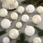 Набор пластиковых шаров Glossy Shine: Белый перламутр 3-6 см, 30 шт
