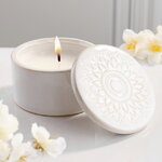 Ароматическая свеча Coconut Bathgate 10 см, в фарфоровом стакане