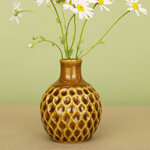 Фарфоровая ваза Honeycombs 10 см медовая