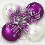Набор стеклянных елочных шаров Чародейка 7 см, 4 шт белый с фиолетовым