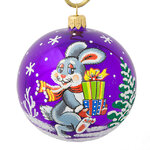Стеклянный елочный шар Зодиак - Кролик с подарками 8 см фиолетовый