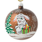 Стеклянный елочный шар Зодиак - Кролик с гостинцем 9 см шоколадный