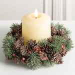 Венок для свечи заснеженный Ласковый Миг с ягодами и шишками 18 см